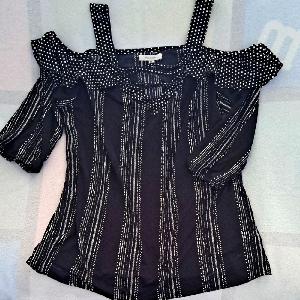 Maurices Black and White Ruffled Fitted Blouse Size Small